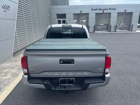 Used 2017 Toyota Tacoma TRD Sport w/ Tow Package (A/T) AWD/4WD image 32