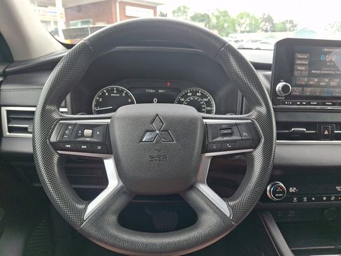 Used 2022 Mitsubishi Outlander ES FWD image 19