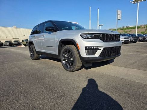 New 2025 Jeep Grand Cherokee Limited image 9