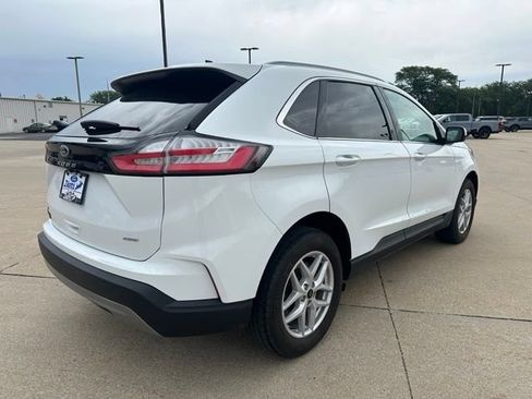 Certified 2024 Ford Edge SEL w/ Convenience Package AWD/4WD image 4