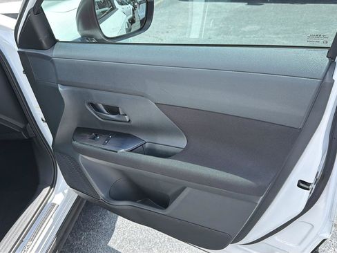 Used 2025 Nissan Kicks S FWD image 14
