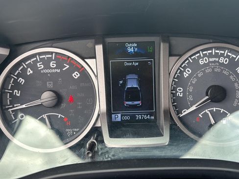 Used 2023 Toyota Tacoma SR5 AWD/4WD image 15