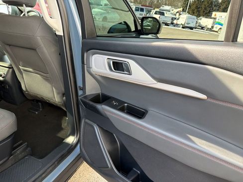 Used 2025 Ford Explorer Active image 18
