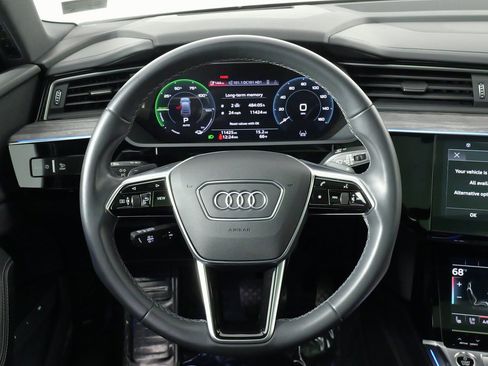 Used 2023 Audi e-tron Prestige w/ Prestige Package image 43