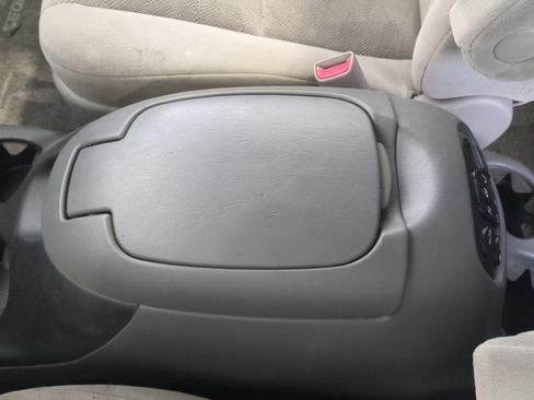Used 2005 Toyota Sequoia SR5 AWD/4WD image 30