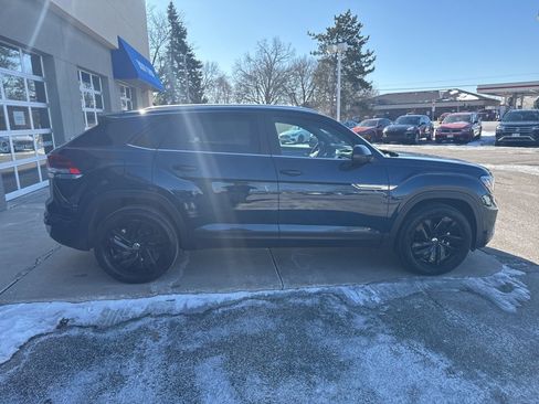Certified 2023 Volkswagen Atlas Cross Sport SE image 10
