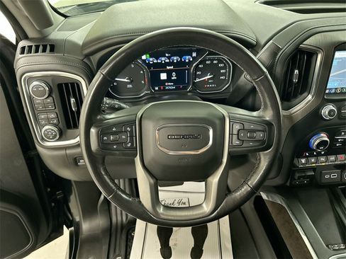 Used 2021 GMC Sierra 3500 Denali w/ Denali Black Diamond Edition image 4