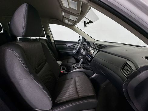 Used 2017 Nissan Rogue SV image 26