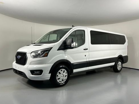 Used 2023 Ford Transit 350 XLT image 3