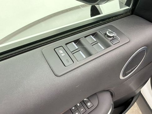 Used 2020 Land Rover Discovery HSE AWD/4WD image 12