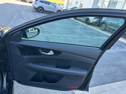 Used 2023 Kia Forte GT-Line w/ GT-Line Premium Package image 19