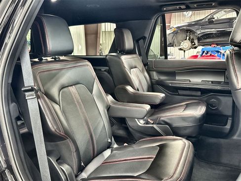 Used 2021 Ford Expedition Limited image 31