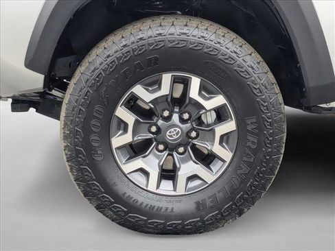 Certified 2023 Toyota Tacoma TRD Off-Road image 29
