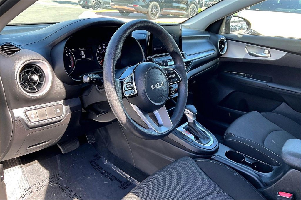 Used 2023 Kia Forte LXS FWD image 11
