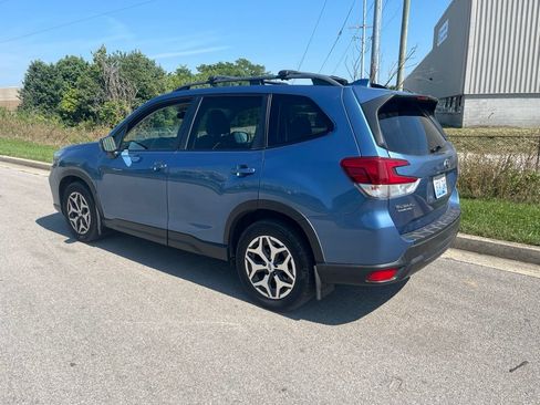 Used 2020 Subaru Forester Premium AWD/4WD image 4