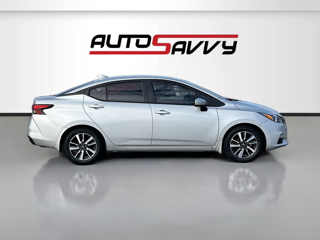Used 2022 Nissan Versa SV FWD image 8