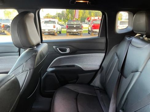Used 2024 Jeep Compass Latitude AWD/4WD image 14