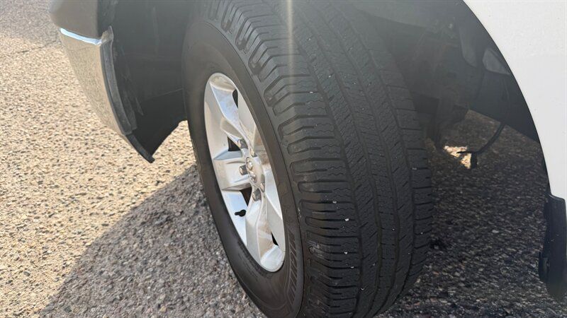 Used 2018 RAM 1500 4x4 Crew Cab w/ Chrome Appearance Group image 21