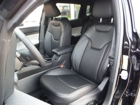 New 2026 Jeep Compass Limited w/ Sun, Sound & Navigation Group AWD/4WD image 4