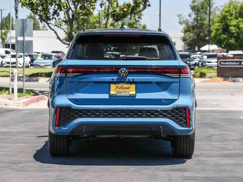 Used 2025 Volkswagen Tiguan SE R-Line AWD/4WD image 7