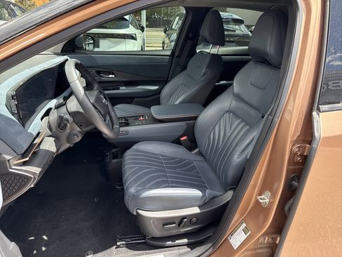 Used 2024 Nissan Ariya AWD image 9