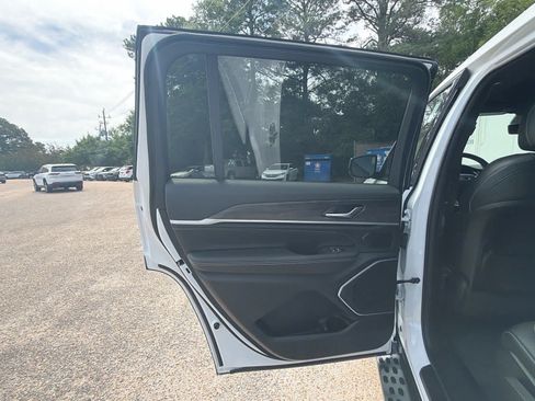 New 2026 Jeep Grand Cherokee L Limited AWD/4WD image 35