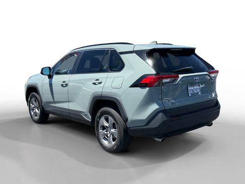Used 2022 Toyota RAV4 XLE w/ Convenience Package AWD/4WD image 3