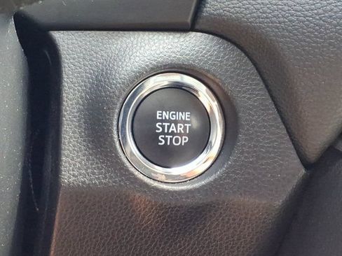 Used 2025 Toyota RAV4 XLE AWD/4WD image 16