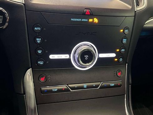 Used 2020 Ford Edge Titanium FWD image 32