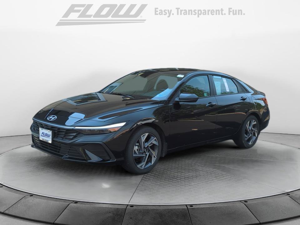 Certified 2025 Hyundai Elantra Sport FWD image 4