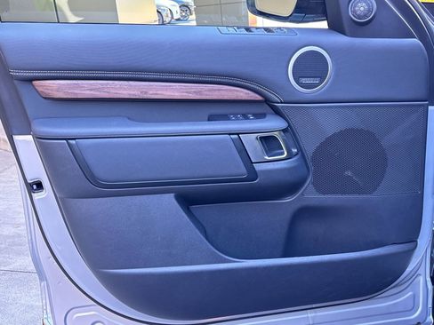 Certified 2024 Land Rover Discovery Dynamic SE image 21