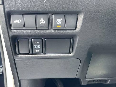 Used 2023 Nissan Armada Platinum w/ Captain's Chairs Package RWD image 17