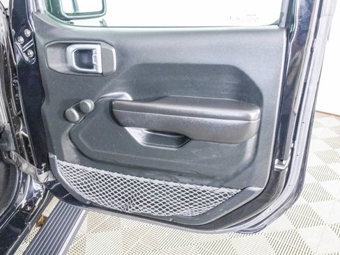 Used 2018 Jeep Wrangler Unlimited Sport AWD/4WD image 37