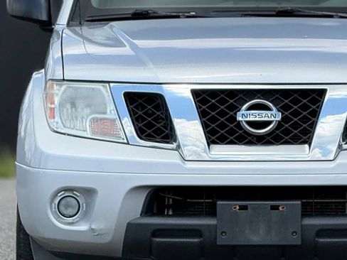 Used 2014 Nissan Frontier SV w/ SV Value Truck Package AWD/4WD image 11