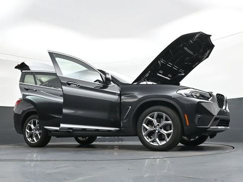 Used 2025 BMW X4 xDrive30i AWD/4WD image 47