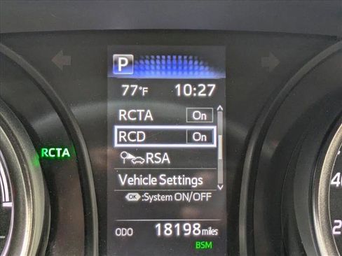 Used 2024 Toyota Camry SE image 11