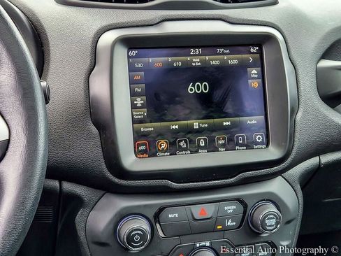Used 2023 Jeep Renegade Latitude w/ Sun/Sound Group AWD/4WD image 20