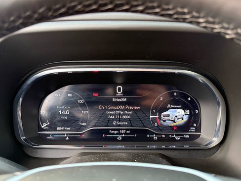 Used 2024 GMC Yukon SLT image 16