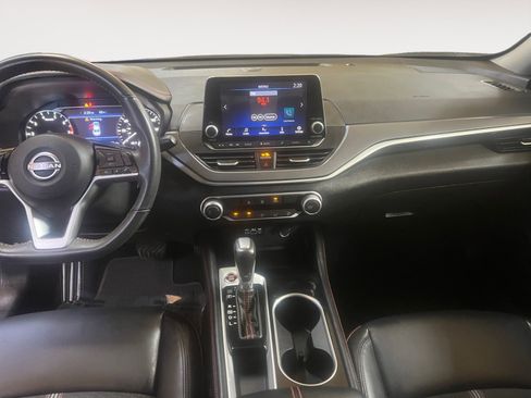 Used 2025 Nissan Altima 2.5 SR image 11