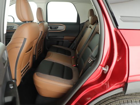 Used 2025 Ford Bronco Sport Outer Banks w/ Outer Banks Tech Package+ image 17