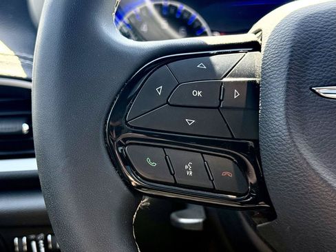 Used 2023 Chrysler Pacifica Touring-L w/ Uconnect Theater Family Group AWD/4WD image 20