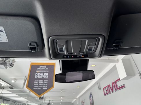 Used 2024 GMC Sierra 1500 Elevation AWD/4WD image 28