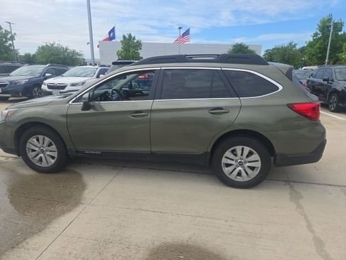 Used 2019 Subaru Outback 2.5i Premium image 5