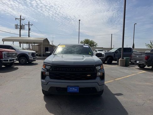 Used 2024 Chevrolet Silverado 1500 Custom image 2