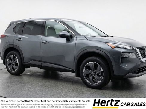 Used 2025 Nissan Rogue SV image 1