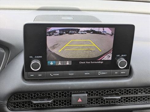 Used 2023 Honda HR-V LX image 15