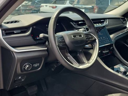Used 2022 Jeep Grand Cherokee L Laredo w/ Luxury Tech Group I AWD/4WD image 23