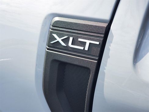 New 2025 Ford Maverick XLT w/ XLT Luxury Package image 29