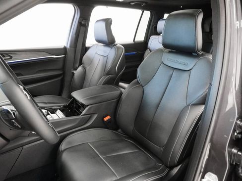 New 2025 Jeep Grand Cherokee L Overland w/ Advanced Protech Group III image 10