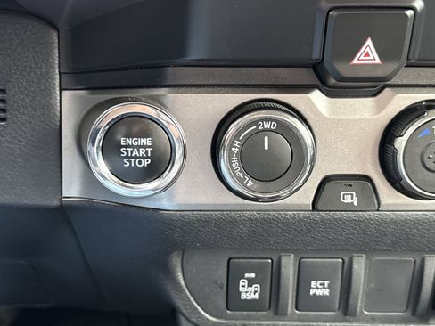 Used 2023 Toyota Tacoma SR5 w/ Technology Package AWD/4WD image 23
